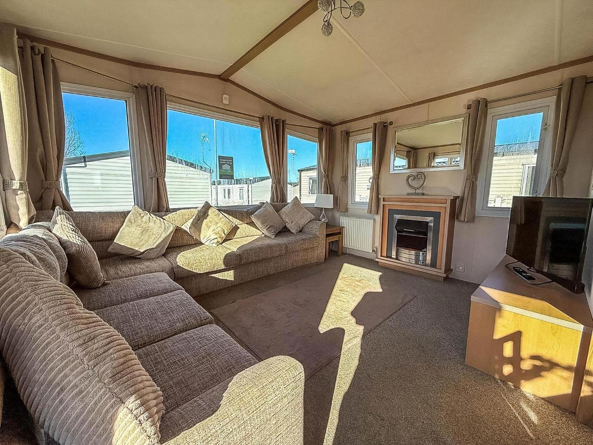 Lovely 6 Berth Caravan For Hire At Manor Park In Hunstanton Norfolk Ref 23044S Exteriör bild