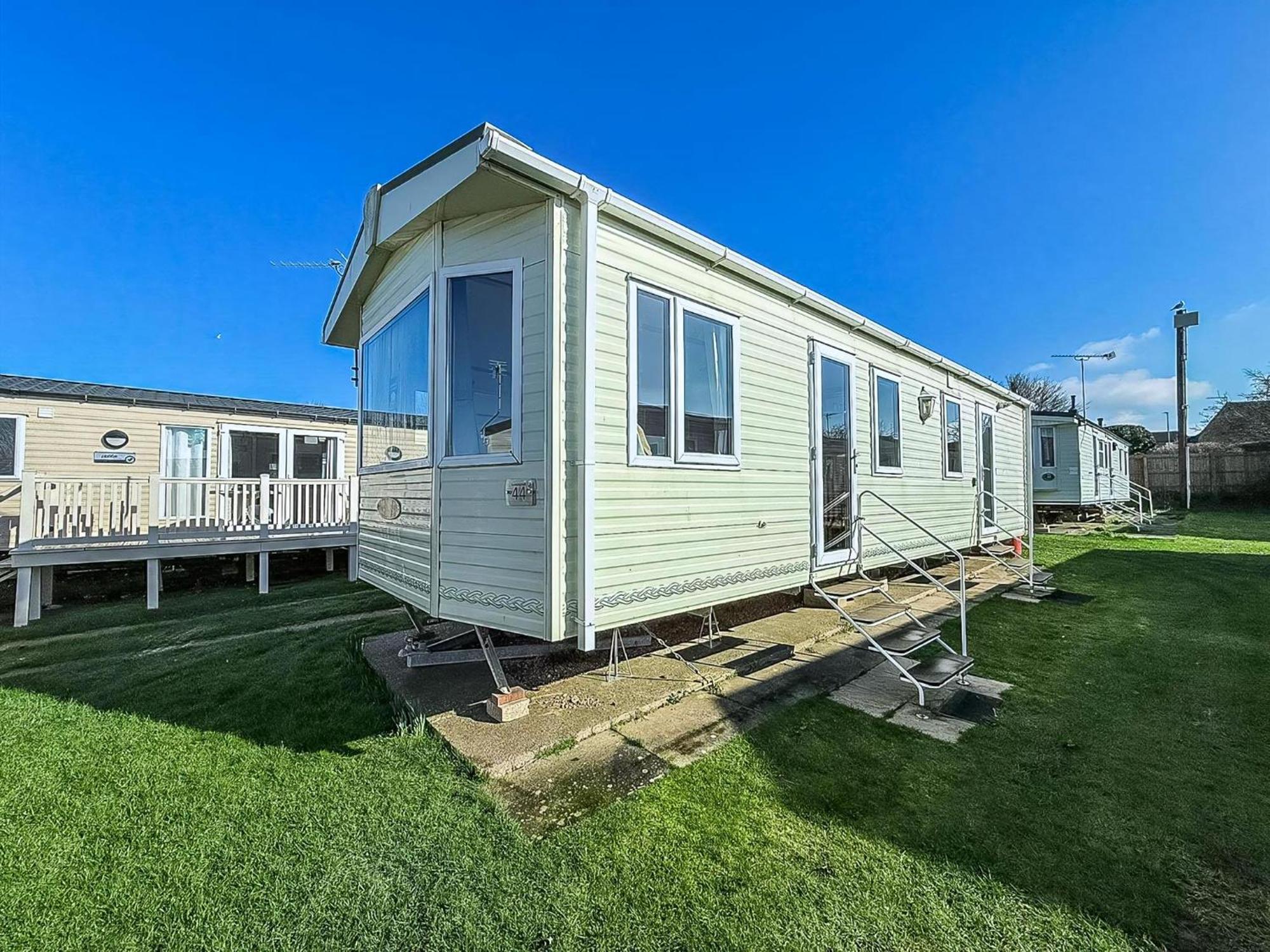 Lovely 6 Berth Caravan For Hire At Manor Park In Hunstanton Norfolk Ref 23044S Exteriör bild